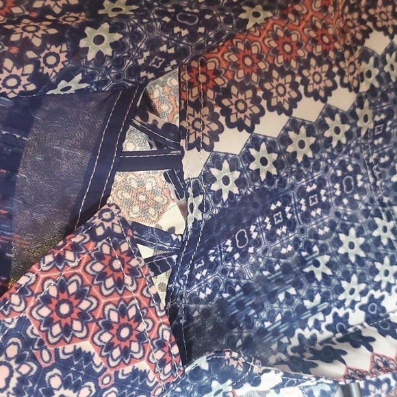 Candie's Long Sleeve Casual Vneck Button Down Sz. M Blouse Tunic - Picture 6 of 13